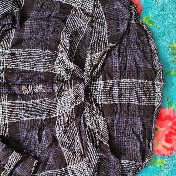 Cleo lightweight plaid shirt - Picture 2 of 3